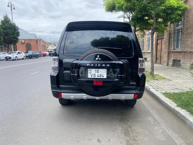 Mitsubishi Pajero-3