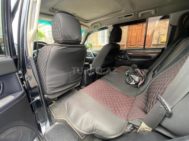 Mitsubishi Pajero-7
