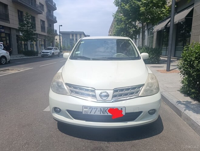 Nissan Tiida-1