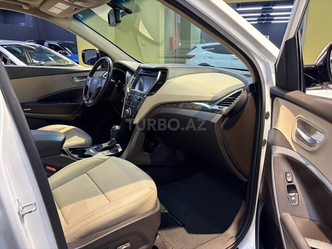 Hyundai Santa Fe-14