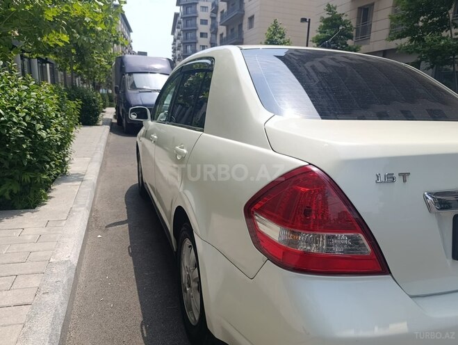 Nissan Tiida-4