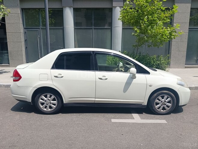 Nissan Tiida-8