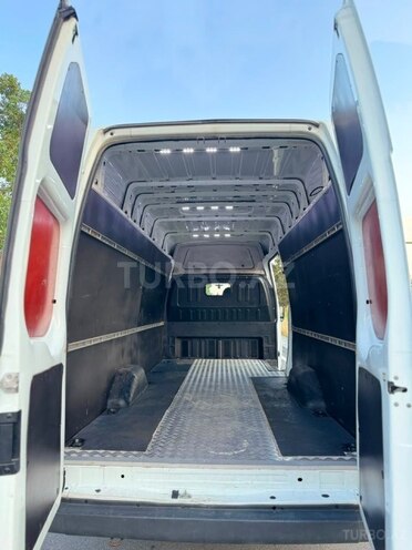 Ford Transit-11