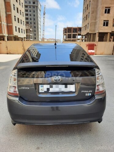 Toyota Prius-5