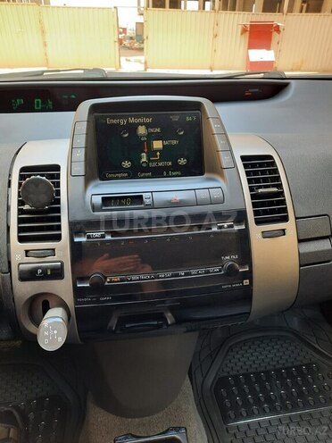 Toyota Prius-13