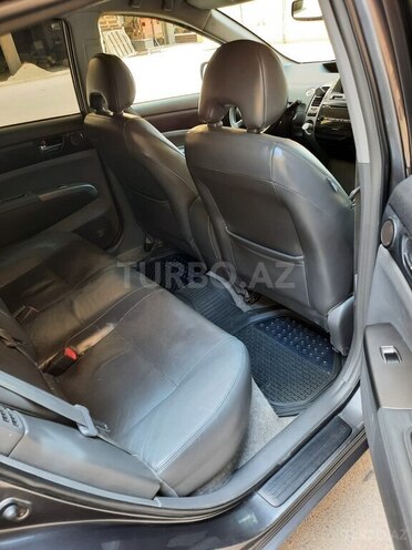 Toyota Prius-12