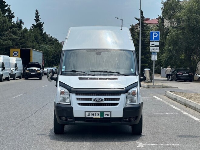 Ford Transit-3