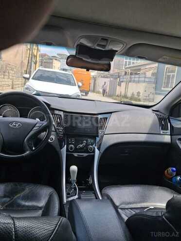 Hyundai Sonata-5