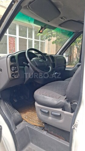 Ford Transit-10