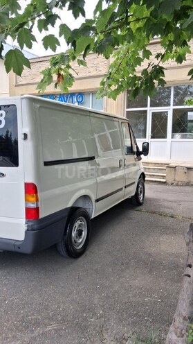 Ford Transit-4