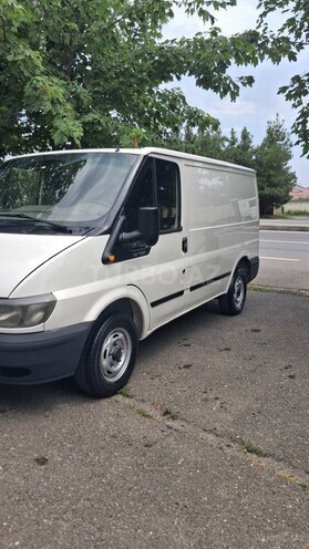 Ford Transit-8
