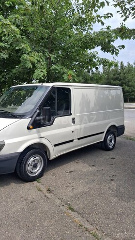 Ford Transit-5