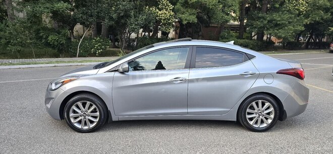 Hyundai Elantra-3