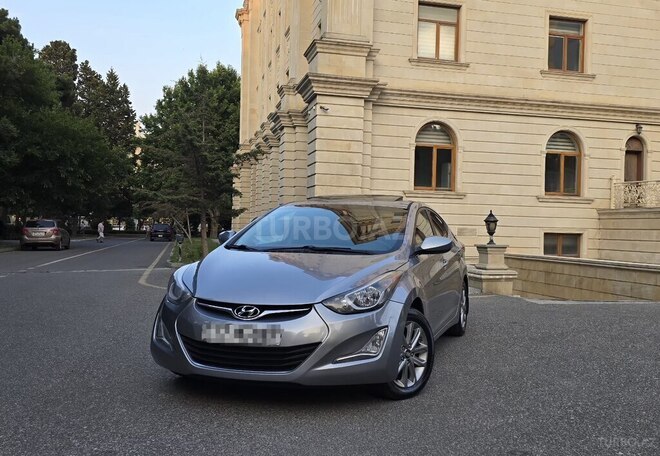 Hyundai Elantra-1
