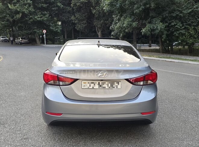 Hyundai Elantra-5
