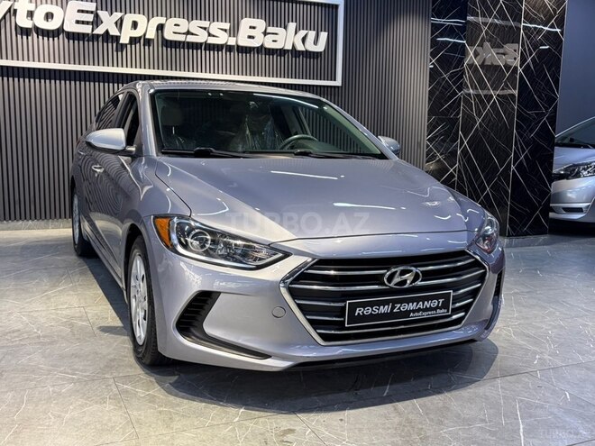 Hyundai Elantra-8
