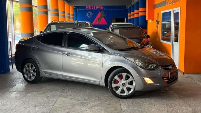 Hyundai Elantra-5