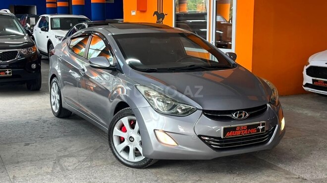 Hyundai Elantra-9