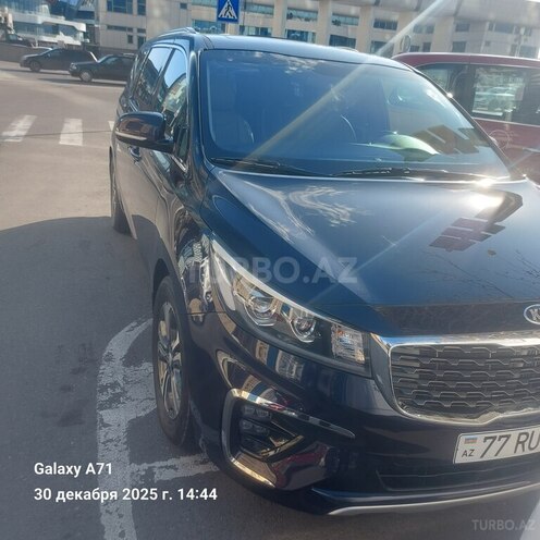 Kia Carnival-4