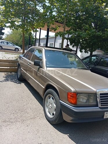 Mercedes 190-2