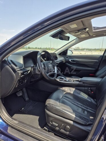 Hyundai Sonata-12