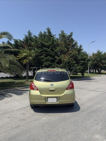 Nissan Tiida-5