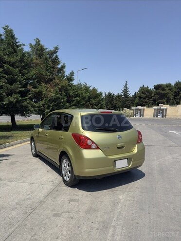 Nissan Tiida-4