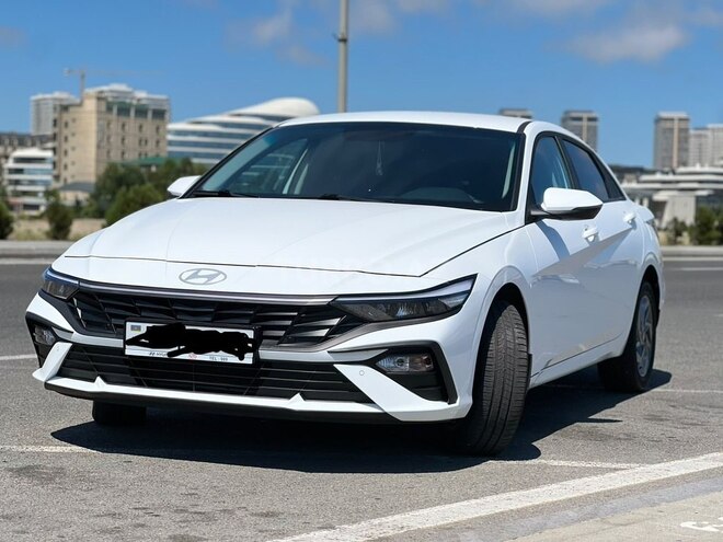 Hyundai Elantra-3