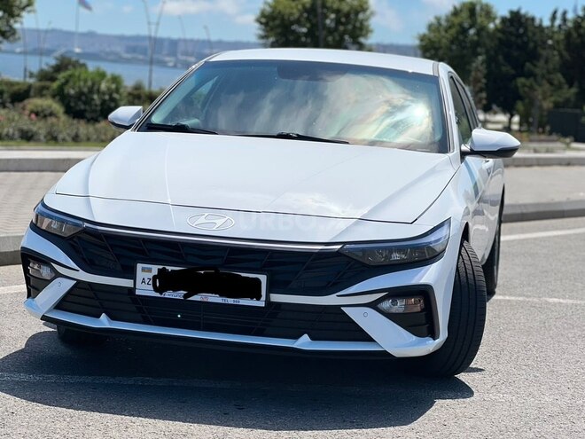 Hyundai Elantra-2