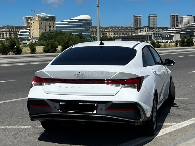 Hyundai Elantra-5