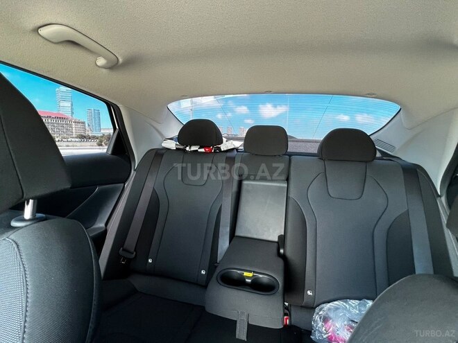 Hyundai Elantra-12