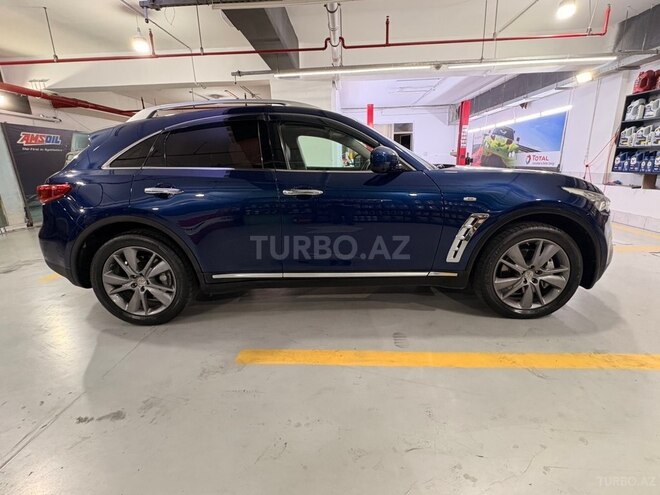 Infiniti FX35-3