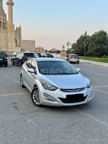 Hyundai Elantra-1