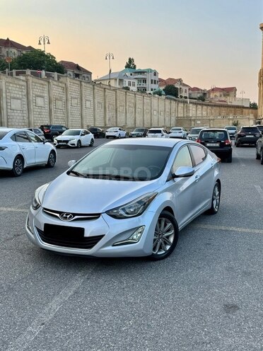 Hyundai Elantra-3