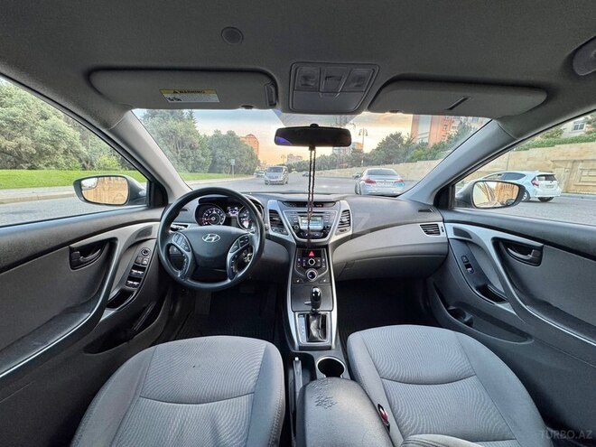 Hyundai Elantra-7