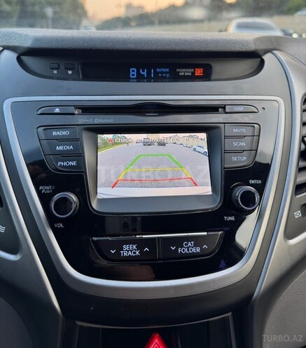 Hyundai Elantra-10