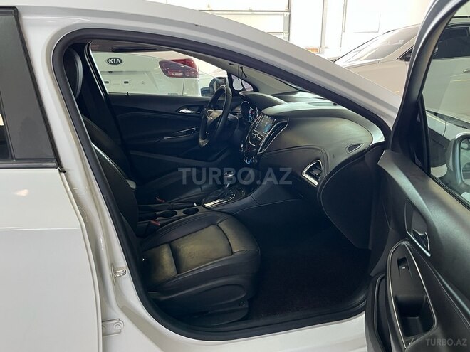 Chevrolet Cruze-16