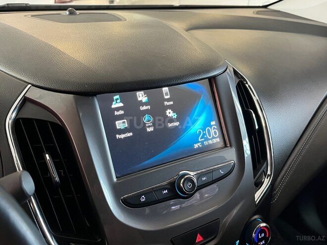 Chevrolet Cruze-11