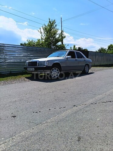 Mercedes 190-9