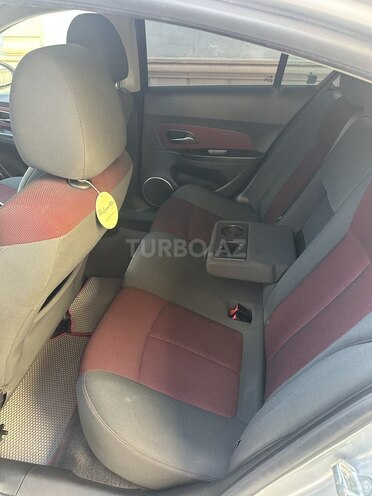 Chevrolet Cruze-15