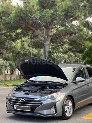 Hyundai Elantra-17