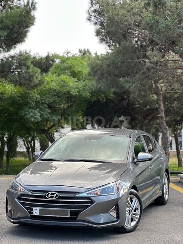 Hyundai Elantra-3