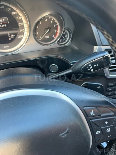 Mercedes E 200-10