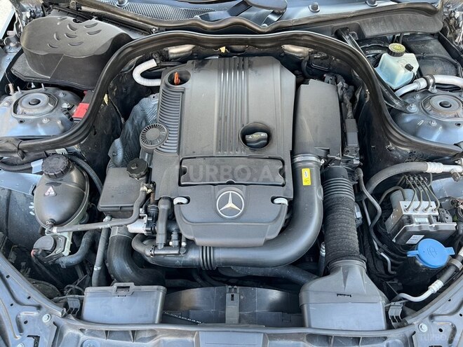 Mercedes E 200-13