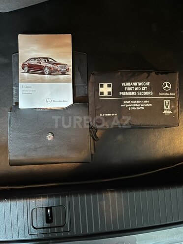 Mercedes E 200-19