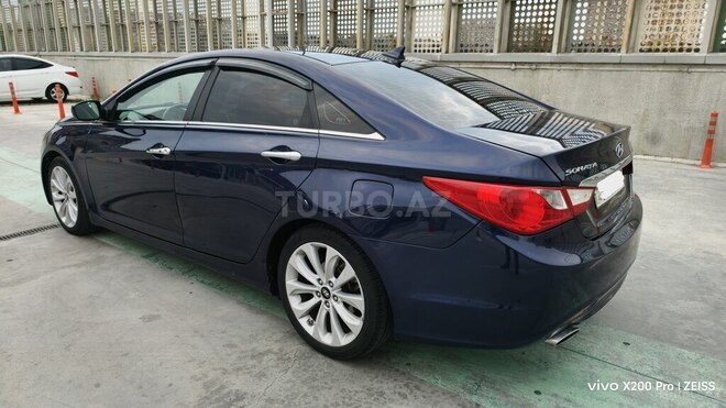 Hyundai Sonata-4