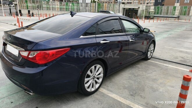 Hyundai Sonata-5