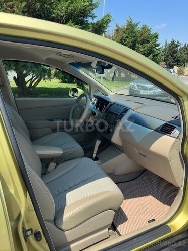 Nissan Tiida-10