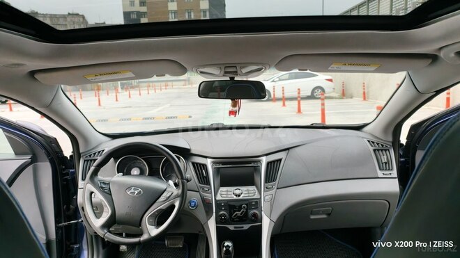 Hyundai Sonata-13