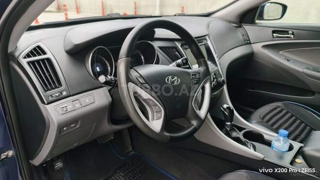 Hyundai Sonata-12